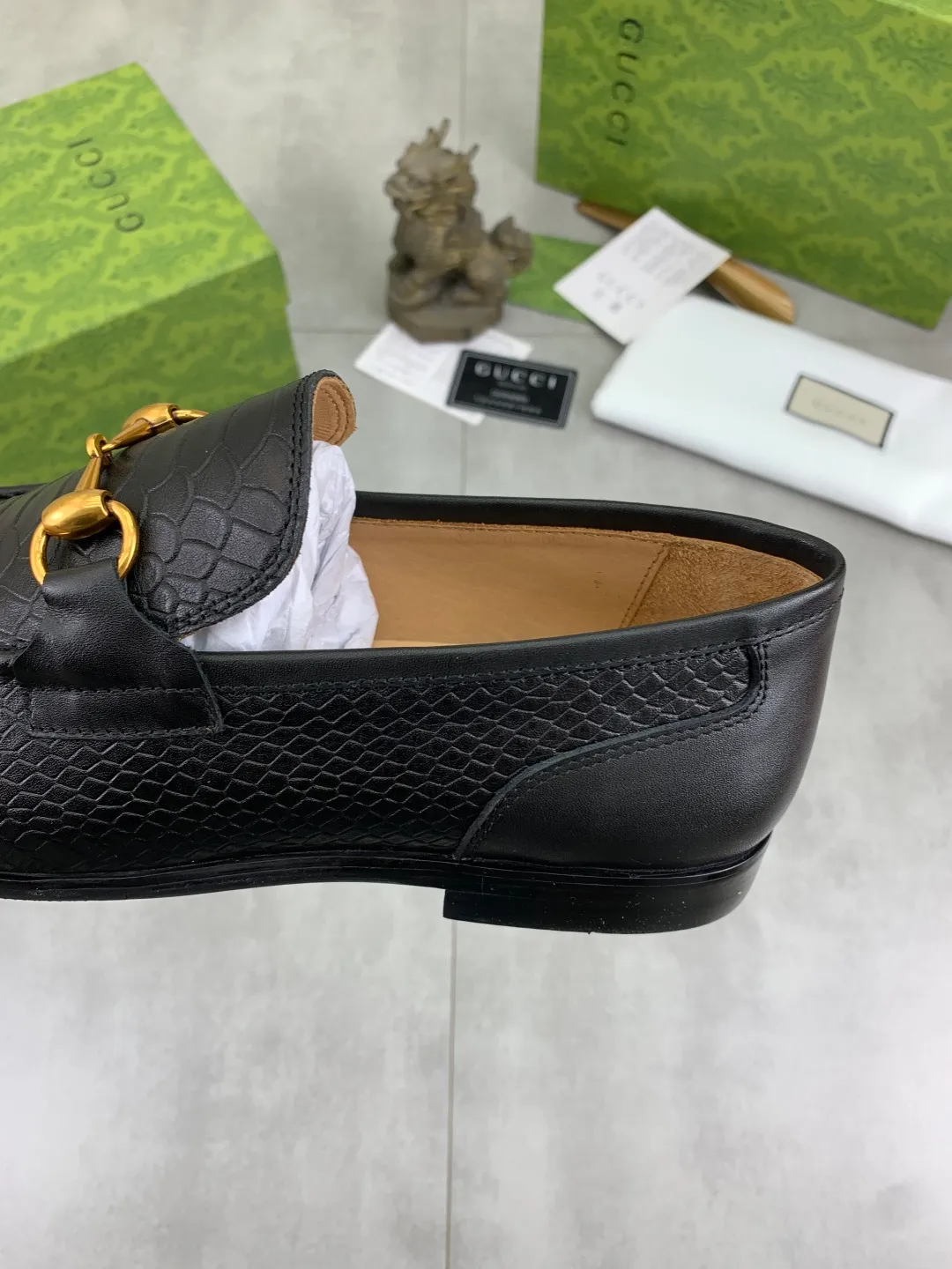 Men's Men's Shoes💰P580💰【New Style】Water-dyed Niuli Gucci's most popular selection of lazy slip-on leather shoes (Gucci) official website latest Gucci lazy leather shoes, hot style 💥 simple and elegant style, exclusive for trendy men. Unique official website latest brand original double G embossing Elements 👑 Original Gucci decoration, fashionable and elegant, fabric original calfskin ✅ fully imported first-layer cowhide lining, official website designated wear-resistant, rubber business outsole, classic model taken at the counter in real life 🎬38-44 black brown optional